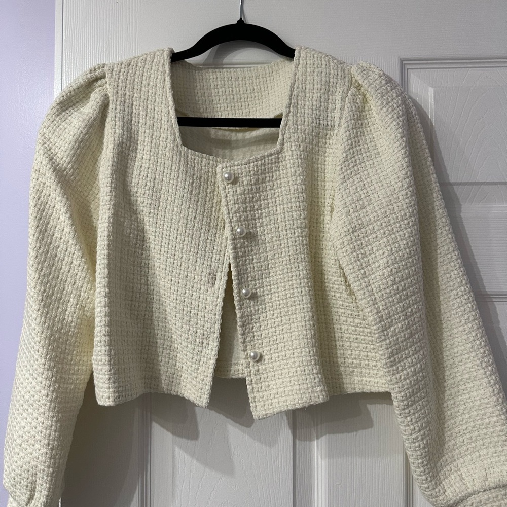 Dazy solid button front blouse